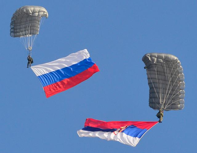 Ветерани 63. падобранске бригаде полећу за Москву Ветерани 63. падобранске бригаде полећу за Москву