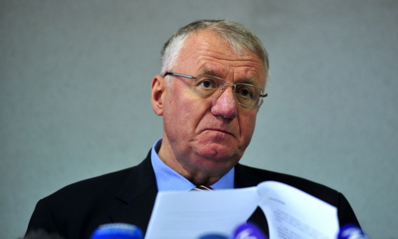 СРС: Шешељ оперисан СРС: Шешељ оперисан