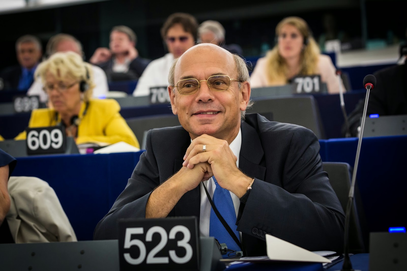 ФРКА У ЕУ ПАРЛАМЕНТУ: Француски посланик оптужио ЕУ и САД за „државни удар у Украјини“ ФРКА У ЕУ ПАРЛАМЕНТУ: Француски посланик оптужио ЕУ и САД за „државни удар у Украјини“
