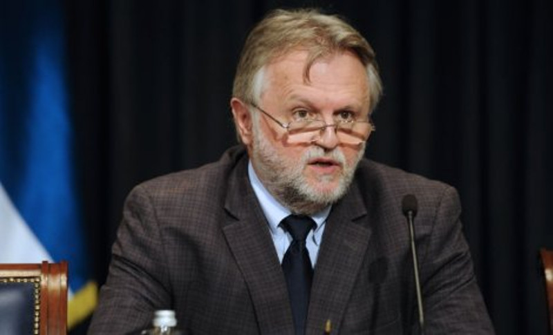 Прочитајте шта Вучићев будалаш Вујовић булазни: Грађани ће бити награђени за ову акцизну жртву Прочитајте шта Вучићев будалаш Вујовић булазни: Грађани ће бити награђени за ову акцизну жртву