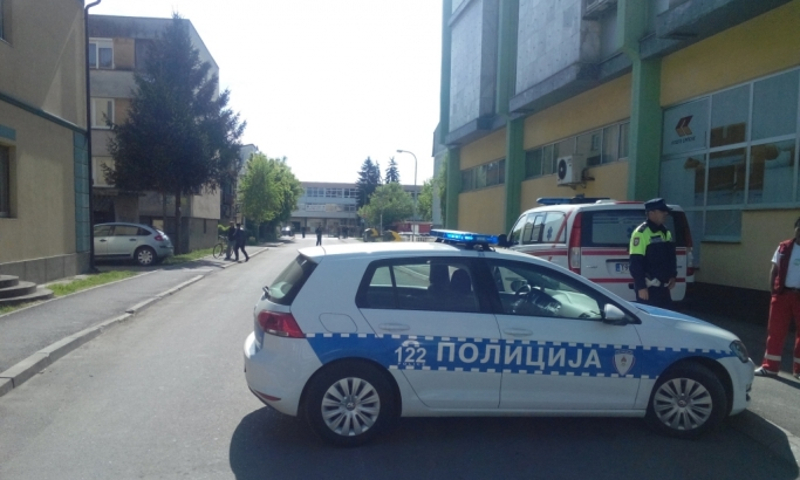 Приводе српску децу због графита "Смрт Насеру Орићу" Приводе српску децу због графита "Смрт Насеру Орићу"