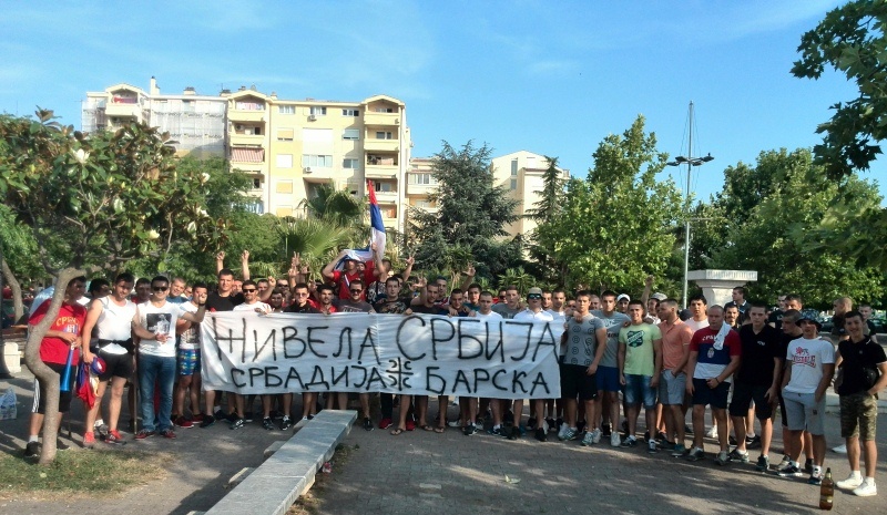 Фашистички режим Мила Ђукановића пребијао српску децу само зато што су у Бару спалили албанску заставу Фашистички режим Мила Ђукановића пребијао српску децу само зато што су у Бару спалили албанску заставу