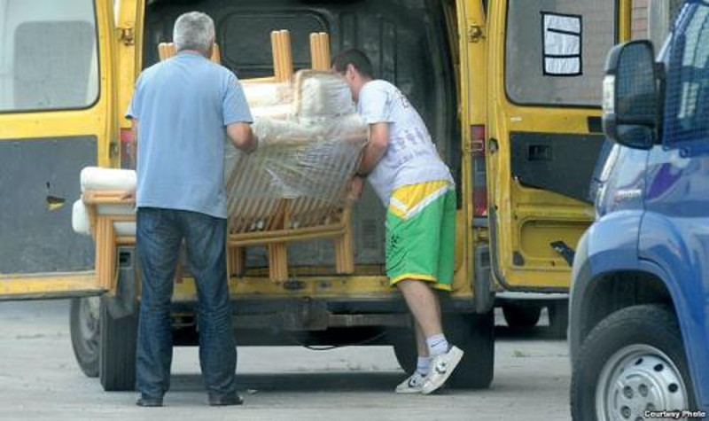 УТЕРИВАЧИ ДУГОВА: Закон о извршењу и обезбеђењу даје извршиоцима овлашћења да улазе у стан током ноћи, врше претрес грађана...
