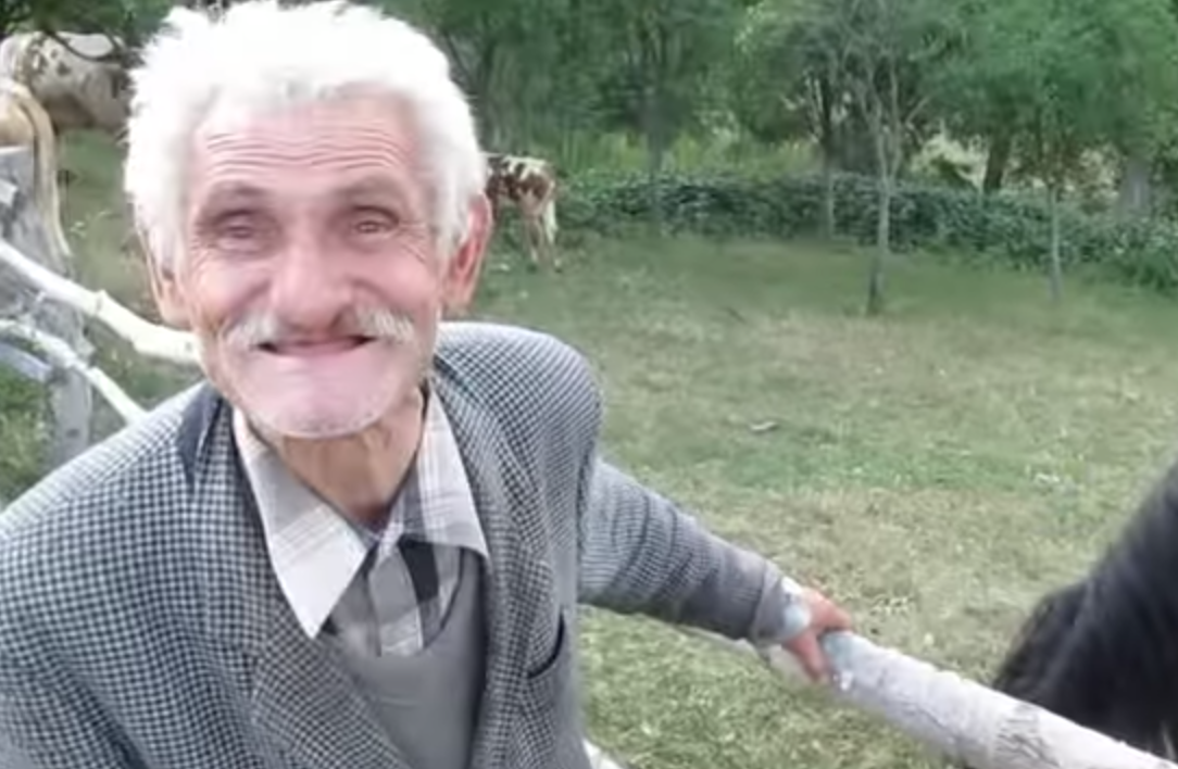 Пошто видимо да вас је деда углавном одушевио ево бонус клипа (видео) Пошто видимо да вас је деда углавном одушевио ево бонус клипа (видео)