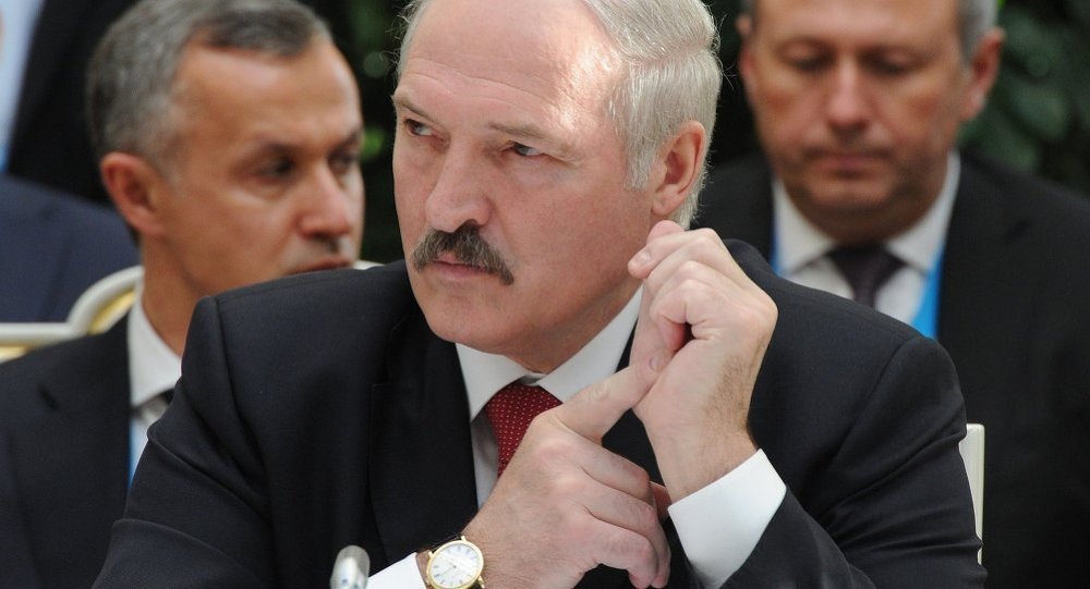 Лукашенко: Барут увек треба држати сувим Лукашенко: Барут увек треба држати сувим