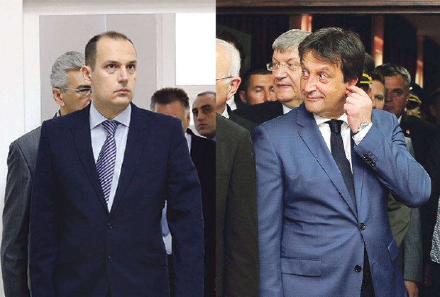 ИДИОТ ГОДИНЕ! Братислав Гашић поклонио министру Лончару за рођендан макету хеликоптера ИДИОТ ГОДИНЕ! Братислав Гашић поклонио министру Лончару за рођендан макету хеликоптера