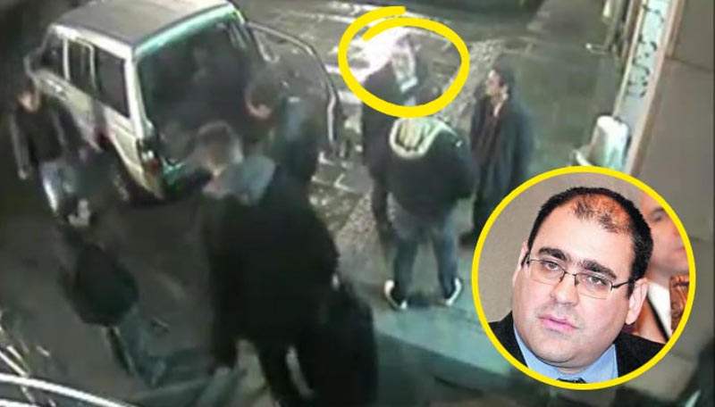 Посланик СНС Владимир Ђукановић снимљен како у 2 сата ноћу са мердевинама и коферима упада у зграду „Државне лутрије“ (видео) Посланик СНС Владимир Ђукановић снимљен како у 2 сата ноћу са мердевинама и коферима упада у зграду „Државне лутрије“ (видео)