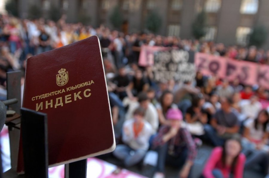 СРБИЈА: Петиција за укидање повластица црногорским студентима СРБИЈА: Петиција за укидање повластица црногорским студентима