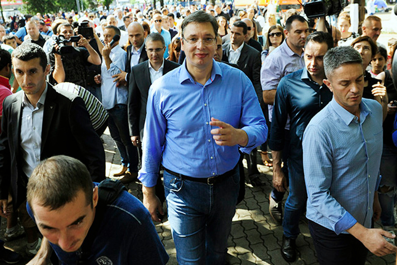 Ма пусти Вучићу ту Телетабис причу о изборима, него где бре купујеш тај кармин? Баш ти лепо стоји! Ма пусти Вучићу ту Телетабис причу о изборима, него где бре купујеш тај кармин? Баш ти лепо стоји!