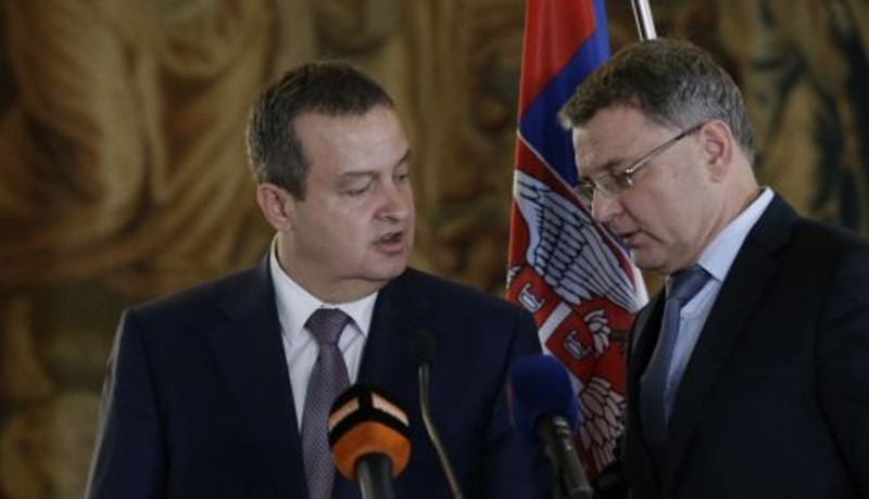 Дачићу, уместо што серендаш као фока много би вам паметније било да издате наређење да се блокира и затвори јужна српска граница Дачићу, уместо што серендаш као фока много би вам паметније било да издате наређење да се блокира и затвори јужна српска граница