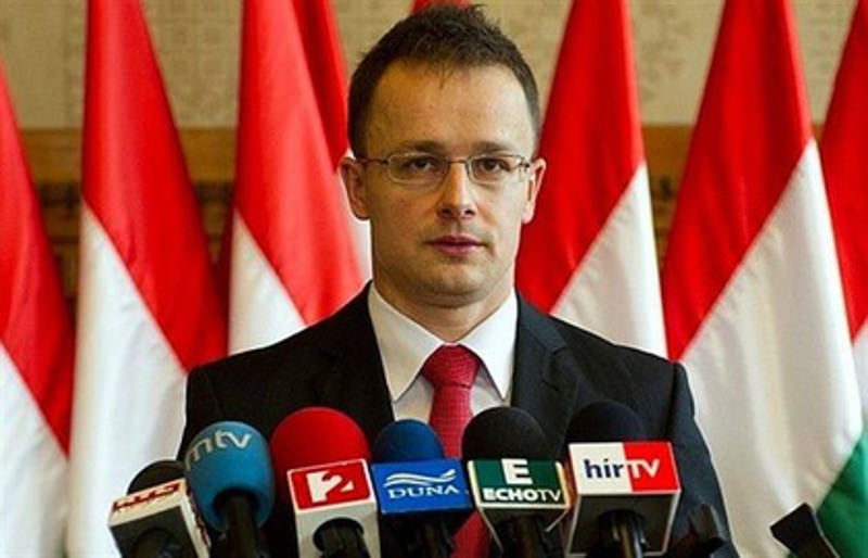 Петер Сијарто: Да је полиција Србије спречила нападе миграната на наше полицајце, не би било никаквих насилних аката Петер Сијарто: Да је полиција Србије спречила нападе миграната на наше полицајце, не би било никаквих насилних аката
