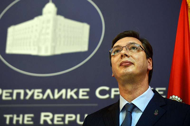 Вучић опет обећава плате од 400 евра а плате и пензије ће бити веће него икада у историји, само ММФ да одобри привредно чудо Вучић опет обећава плате од 400 евра а плате и пензије ће бити веће него икада у историји, само ММФ да одобри привредно чудо