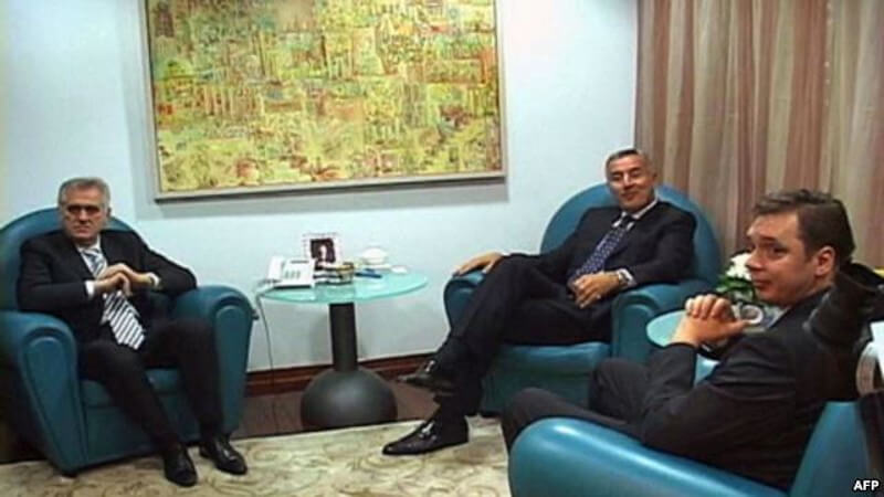 Па како ће Мило званична Србија да подржава протесте у Подгорици када ти преко Вучића и Николића владаш Србијом Па како ће Мило званична Србија да подржава протесте у Подгорици када ти преко Вучића и Николића владаш Србијом