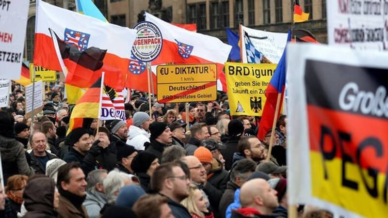 Меркеловој прети смена због мигрантске политике Меркеловој прети смена због мигрантске политике