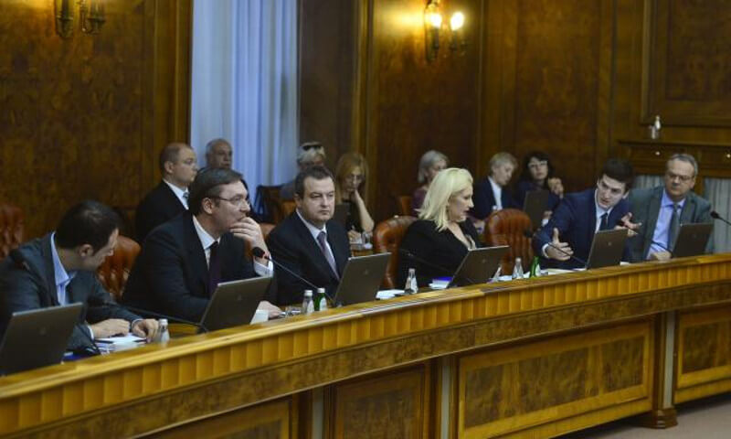 Вучић отвара нове канцеларије и места за партијске ботове као да је премијер Норвешке а не најсиромашније и најбедније европске земље Вучић отвара нове канцеларије и места за партијске ботове као да је премијер Норвешке а не најсиромашније и најбедније европске земље