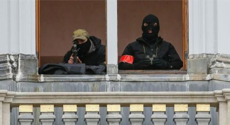 Демократија је коначно стигла и у Брисел, војска на улицама, снајпери на крововима због претње терориста, народ у кућном притвору Демократија је коначно стигла и у Брисел, војска на улицама, снајпери на крововима због претње терориста, народ у кућном притвору