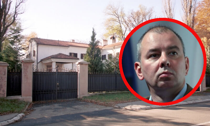 И Вучићев кум Никола Петровић се башкари у државној вили И Вучићев кум Никола Петровић се башкари у државној вили