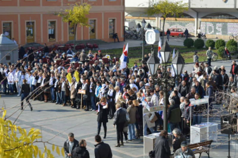 Орвелова "Фарма" је за Вучићеву Србију ништа више до предшколски уџбеник (фото) Орвелова "Фарма" је за Вучићеву Србију ништа више до предшколски уџбеник (фото)