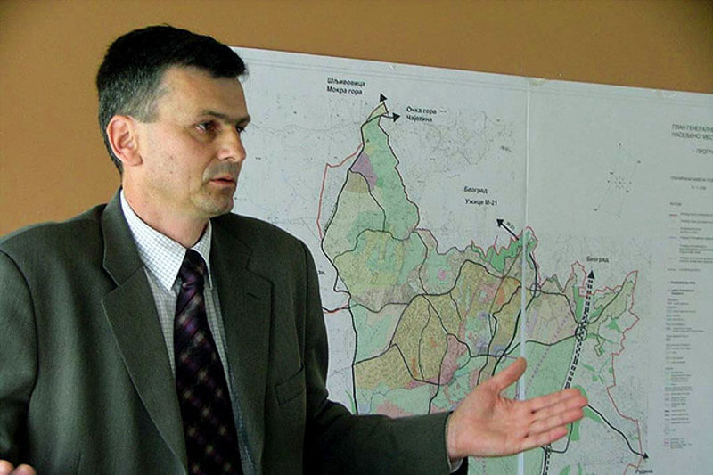 СТАМАТОВИЋ: Николићу, не потписуј закон јер легализује криминал људи блиских врху СНС СТАМАТОВИЋ: Николићу, не потписуј закон јер легализује криминал људи блиских врху СНС