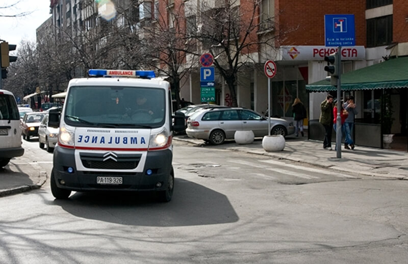 УЖАС: Девојчица преминула пошто јој је позлило на Власини, хитна помоћ није могла да дође "због процедуре" УЖАС: Девојчица преминула пошто јој је позлило на Власини, хитна помоћ није могла да дође "због процедуре"