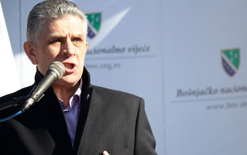 Ајде ти Суљо мало проштај до Анкаре и одмори јер је Србима тебе и теби сличних пун ку*ац! Ајде ти Суљо мало проштај до Анкаре и одмори јер је Србима тебе и теби сличних пун ку*ац!