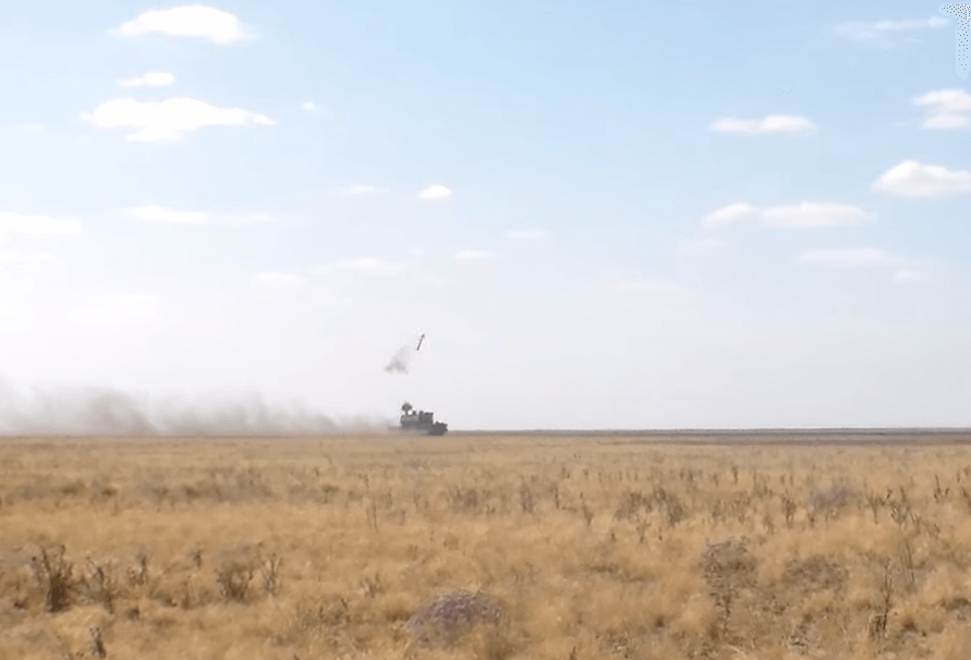 Погледајте тестирање најновијег тактичког ракетног комплекса "Тор-М2У" и ноћно испаљивање ракета из комплекса "С-300В4" (видео) Погледајте тестирање најновијег тактичког ракетног комплекса "Тор-М2У" и ноћно испаљивање ракета из комплекса "С-300В4" (видео)