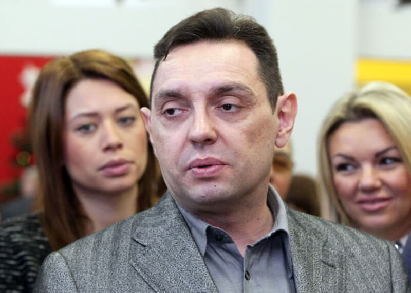 Таман Вулине да поделиш ветеранима оно милионче евра што је нестало за куповину камера на КиМ! Таман Вулине да поделиш ветеранима оно милионче евра што је нестало за куповину камера на КиМ!