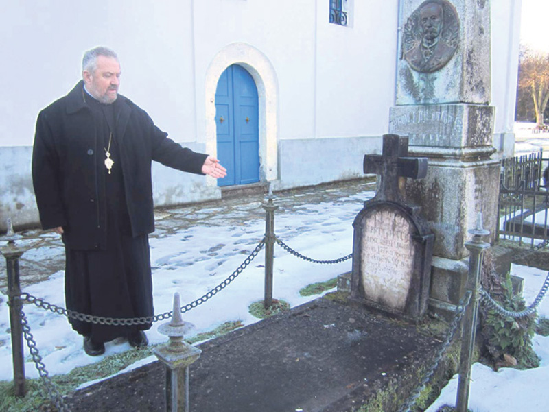 Руку на Мало јеванђеље, па у скупштинске клупе Руку на Мало јеванђеље, па у скупштинске клупе