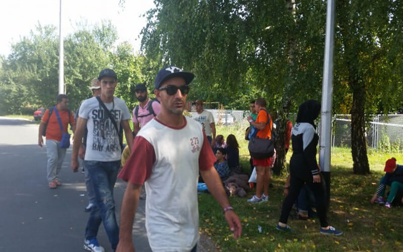 Водич за терористе у Европи: Неговане браде, "западњачке" колоњске воде и крст око врата Водич за терористе у Европи: Неговане браде, "западњачке" колоњске воде и крст око врата
