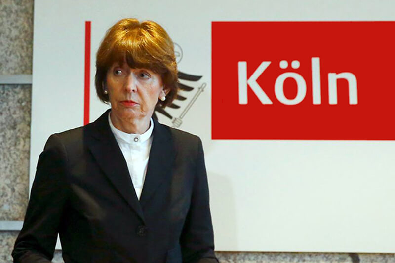 КРЕТЕНУША! Градоначелница Келна посаветовала Немицама да се крију од мушкараца „афричког и арапског изгледа“ КРЕТЕНУША! Градоначелница Келна посаветовала Немицама да се крију од мушкараца „афричког и арапског изгледа“