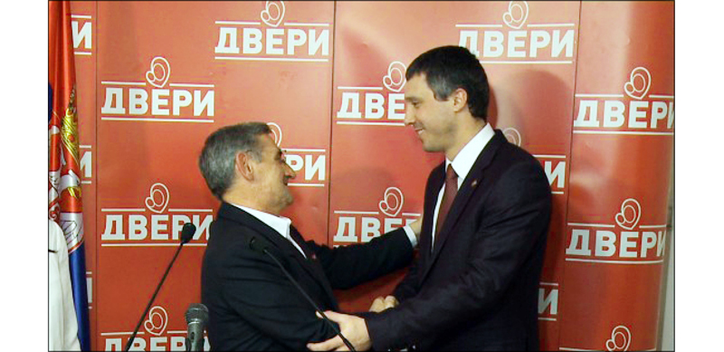 Шеф одборничке групе СНС у Дољевцу прешао у Двери јер више неће да сарађује „са људима из криминалног миљеа“