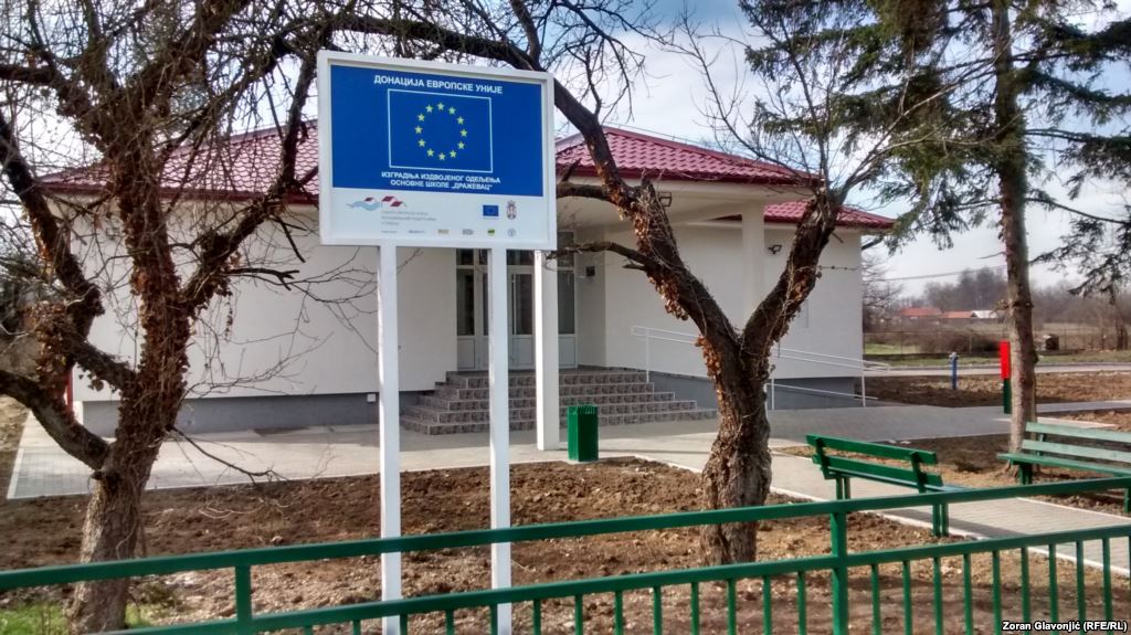 Пољане после посете Вучића и свечаног отварања: Школа и даље под кључем! Пољане после посете Вучића и свечаног отварања: Школа и даље под кључем!
