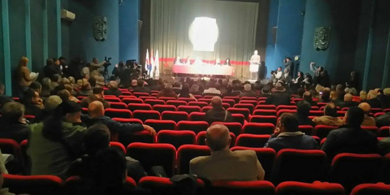ТОТАЛНИ ФИЈАСКО напредњака и Зоране Михајловић у Зајечару, нису могли да скупе 50 људи да напуне салу (фото) ТОТАЛНИ ФИЈАСКО напредњака и Зоране Михајловић у Зајечару, нису могли да скупе 50 људи да напуне салу (фото)