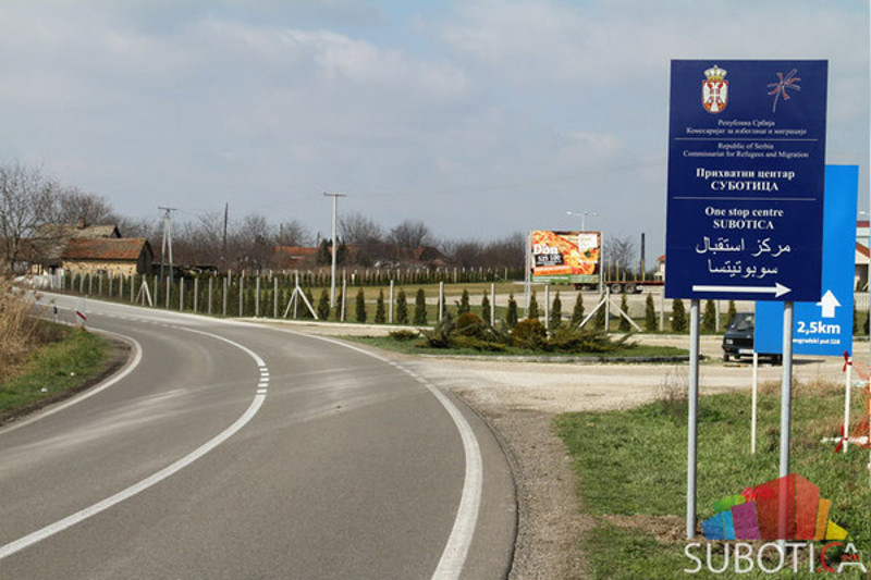 Србија: Почело постављање знакова на арапском језику (фото) Србија: Почело постављање знакова на арапском језику (фото)