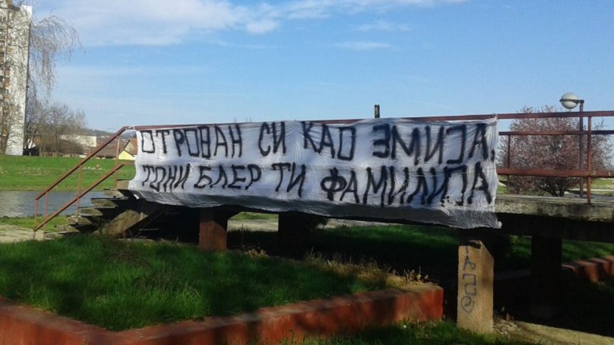 Кампања СНС постаје карикатурно смешна од количине небулоза и глупости које нејаки и неспособни Вучић просипа народу Кампања СНС постаје карикатурно смешна од количине небулоза и глупости које нејаки и неспособни Вучић просипа народу