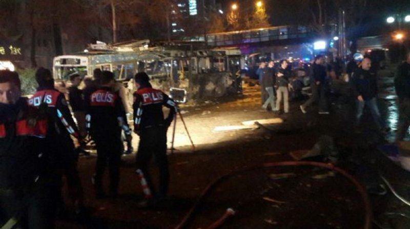 Снажна експлозија у центру Анкаре, много жртава Снажна експлозија у центру Анкаре, много жртава