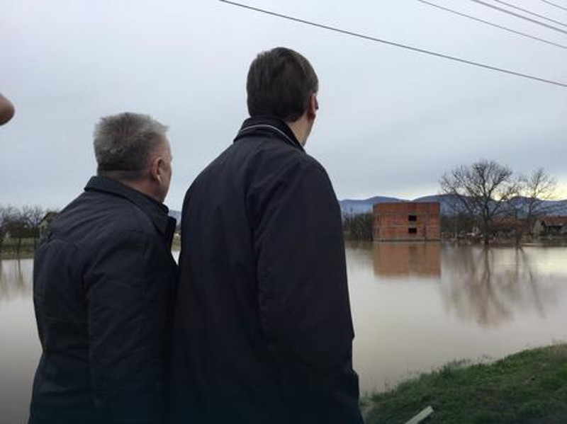 За три до пет дана видеће Србија ваше "резултате" бандо неспособна и лопoвска! За три до пет дана видеће Србија ваше "резултате" бандо неспособна и лопoвска!