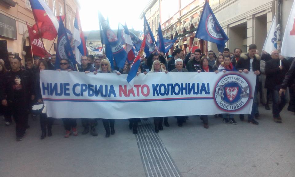 НОВИ САД УСТАО ПРОТИВ НАТО: Окупљени позивају на отпор окупацији (фото, видео) НОВИ САД УСТАО ПРОТИВ НАТО: Окупљени позивају на отпор окупацији (фото, видео)