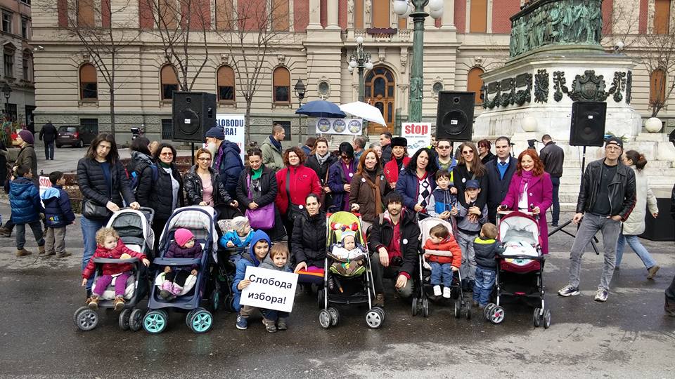Одржан досад највећи протест против присилне вакцинације у Србији (фото) Одржан досад највећи протест против присилне вакцинације у Србији (фото)