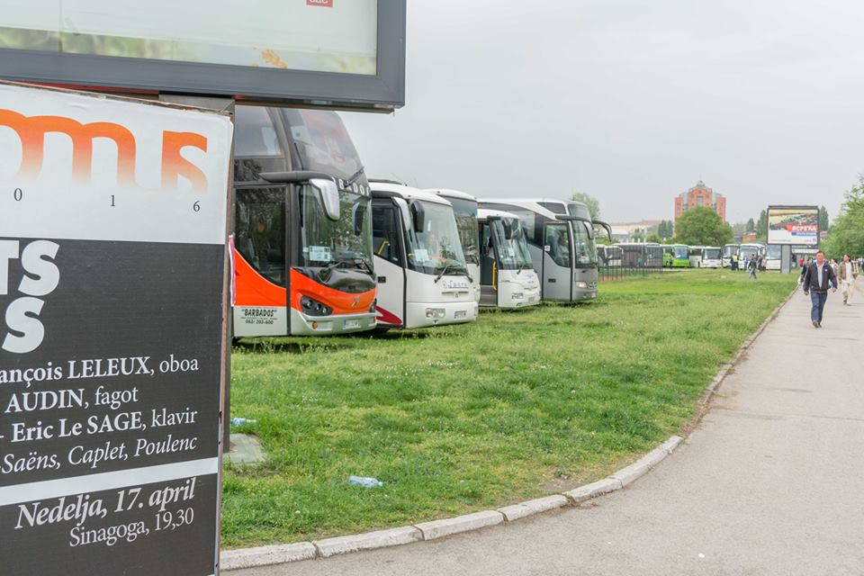 Како је протекло окупљање НАПРЕДНОГ ЦИРКУСА у Новом Саду где су ботови довучени у више од 300 аутобуса (фото, видео) Како је протекло окупљање НАПРЕДНОГ ЦИРКУСА у Новом Саду где су ботови довучени у више од 300 аутобуса (фото, видео)