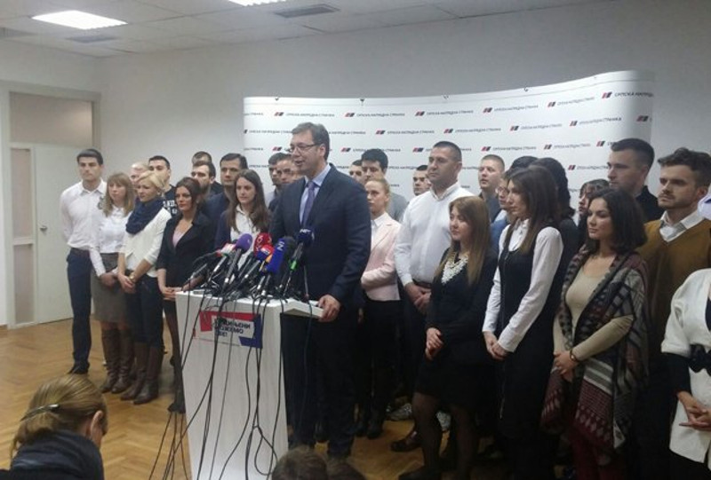 Ајде бре човече престани бар један дан да лажеш! Заједно са Дачићем си изгубио скоро 50 посланичких места Ајде бре човече престани бар један дан да лажеш! Заједно са Дачићем си изгубио скоро 50 посланичких места