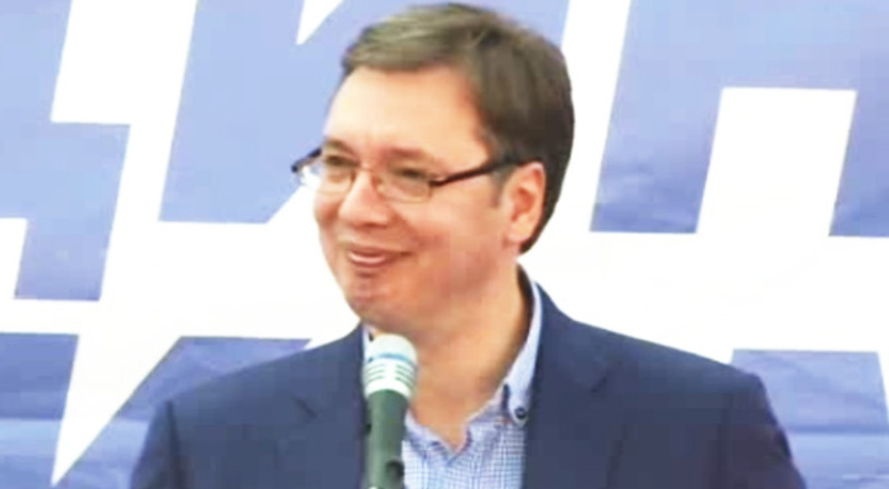 ВУЧИЋ ИЗДУВАО ГАНГЛУ У ПАРАЋИНУ! Покушао да слаже Параћинце, они му добацивали да није у праву (видео) ВУЧИЋ ИЗДУВАО ГАНГЛУ У ПАРАЋИНУ! Покушао да слаже Параћинце, они му добацивали да није у праву (видео)