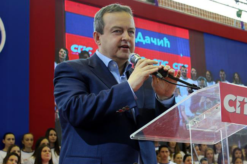 Дачићу, не лажи да си из Топличког краја, порекло кријеш као змија ноге, него ајде имена деде и бабе по оцу на сунце! Дачићу, не лажи да си из Топличког краја, порекло кријеш као змија ноге, него ајде имена деде и бабе по оцу на сунце!