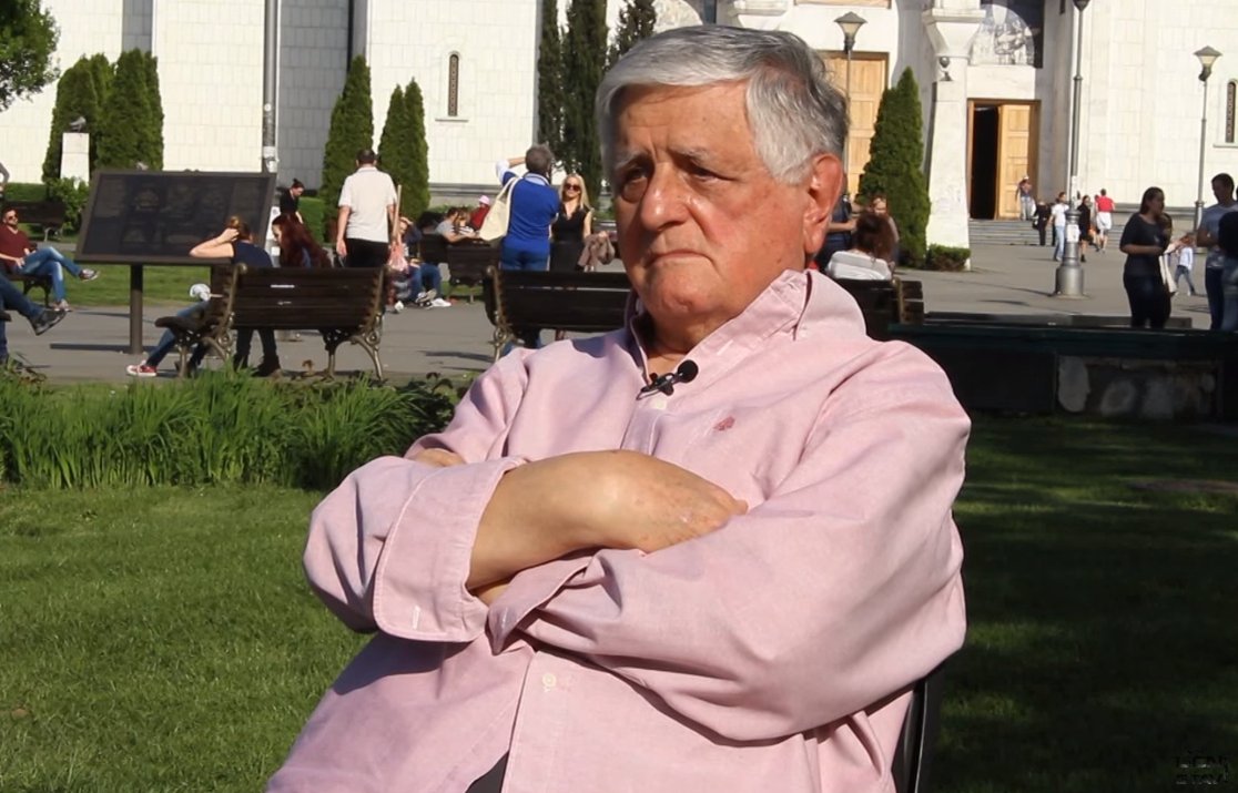 Дејан Мијач у 57 секунди објаснио како се "опрао" радикал Вучић из '90. (видео) Дејан Мијач у 57 секунди објаснио како се "опрао" радикал Вучић из '90. (видео)