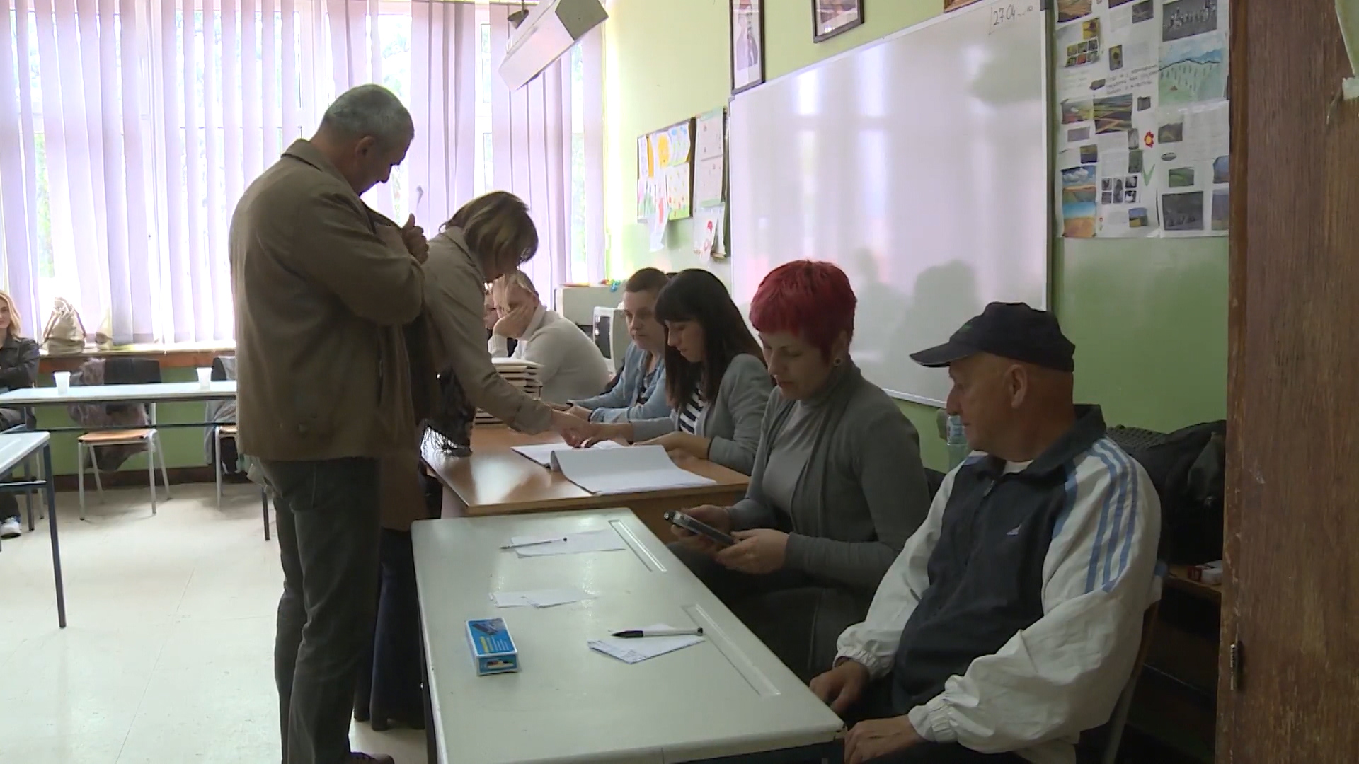 Ниска излазност на поновљеним изборима у Нишу Ниска излазност на поновљеним изборима у Нишу