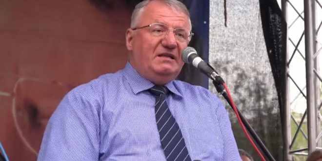 Шешељ: Демагог Вучић оболео је од болесне жеље за влашћу, обмањује народ а глуми мученика! (видео) 1
