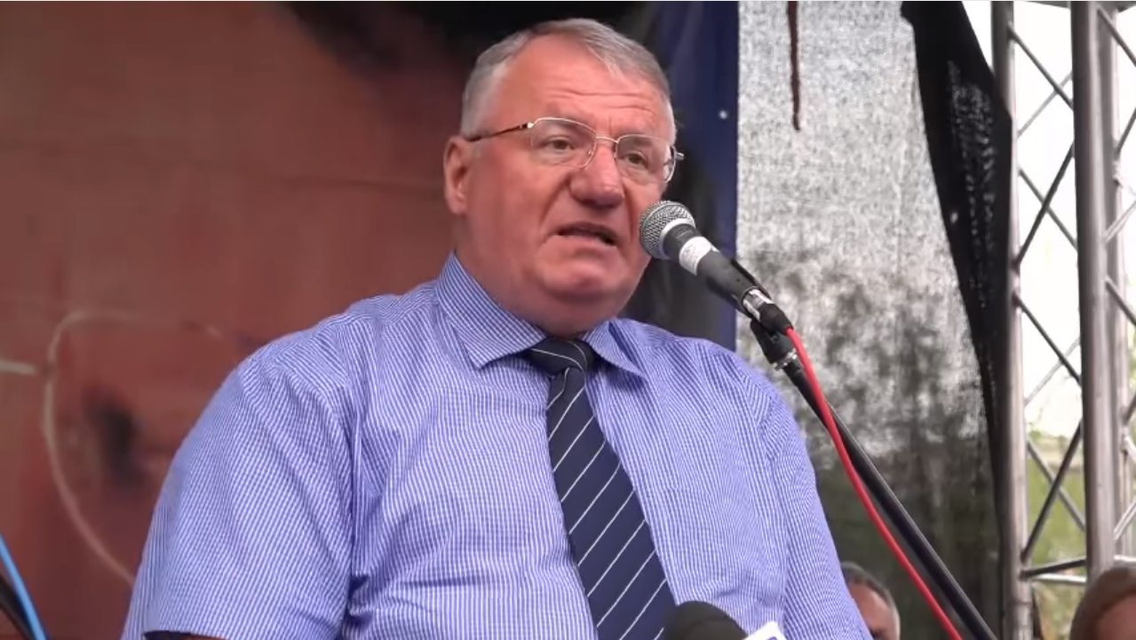 Шешељ: Демагог Вучић оболео је од болесне жеље за влашћу, обмањује народ а глуми мученика! (видео) Шешељ: Демагог Вучић оболео је од болесне жеље за влашћу, обмањује народ а глуми мученика! (видео)