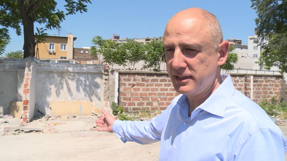 Власници срушених објеката у Свамали: Нисмо криминалци, тужба против Вучића Власници срушених објеката у Свамали: Нисмо криминалци, тужба против Вучића
