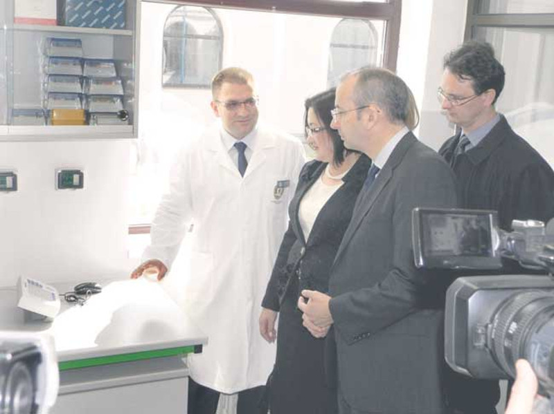 Нема пара за лабораторију која би вршила контролу квалитета хране којом се хранимо Нема пара за лабораторију која би вршила контролу квалитета хране којом се хранимо