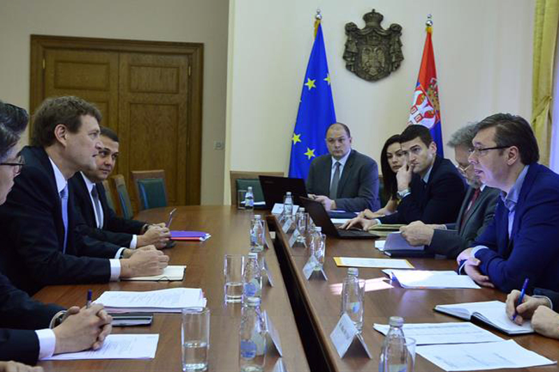 Делегација ММФ проконтролисала како економски убица Вучић пише економски програм своје нове владе Делегација ММФ проконтролисала како економски убица Вучић пише економски програм своје нове владе
